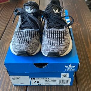 Adidas swift run, toddler sz 7